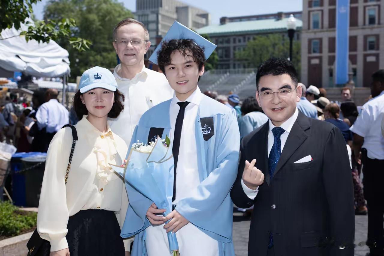 陈光标发文祝贺儿子哥大毕业，送三句话尽显老父亲的情怀近日，中国首善陈光标的儿
