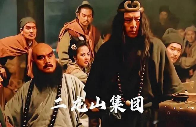 武松上二龙山那天，杨志正坐在聚义厅里擦他那杆枪。喽啰来报说十字坡的张青夫妇领着一