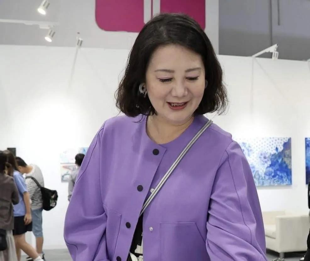沈伯洋“拜票”变“败票”，岛内网友发声，讥讽吴思瑶彻底尴尬。近段时间以来，县市