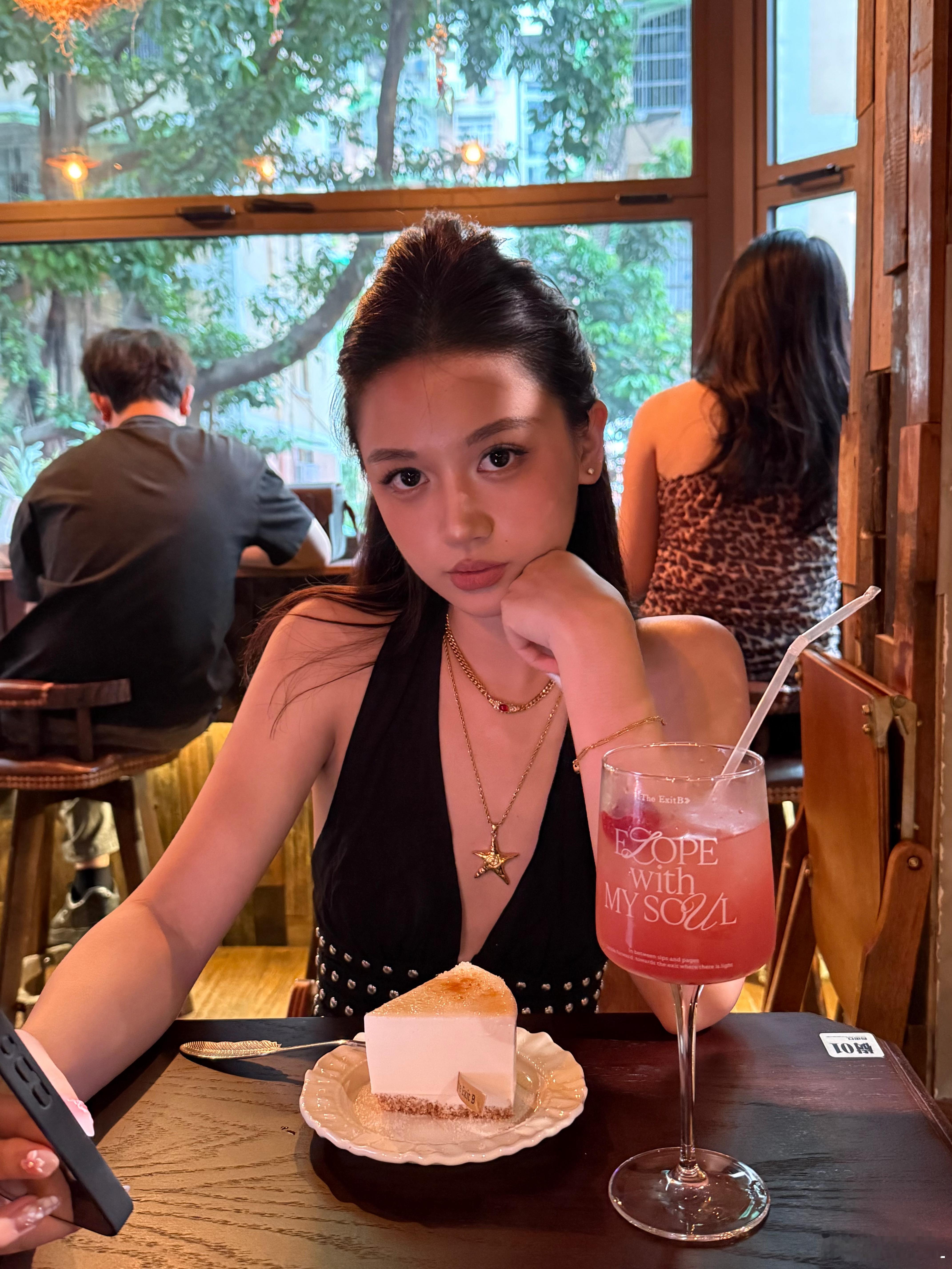 指甲什么时候长出来我要换美甲[哭哭]​​​