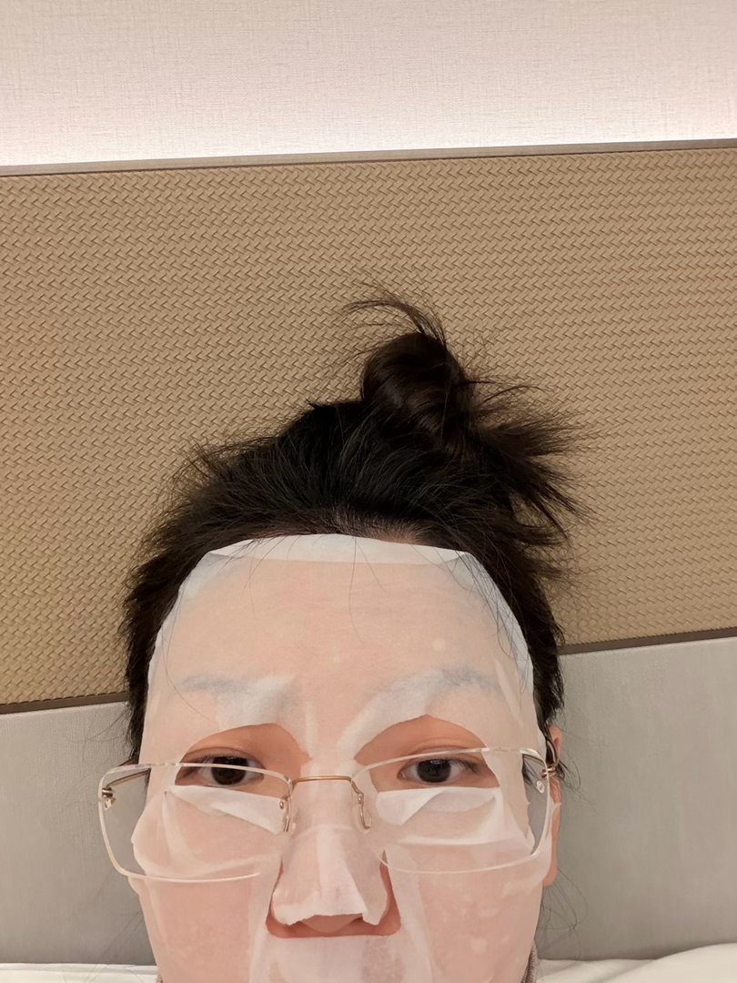 家里空调坏几天了每天在家热得喷火，所以特意跑来住酒店吹空调，来了却被酒店空调冷得