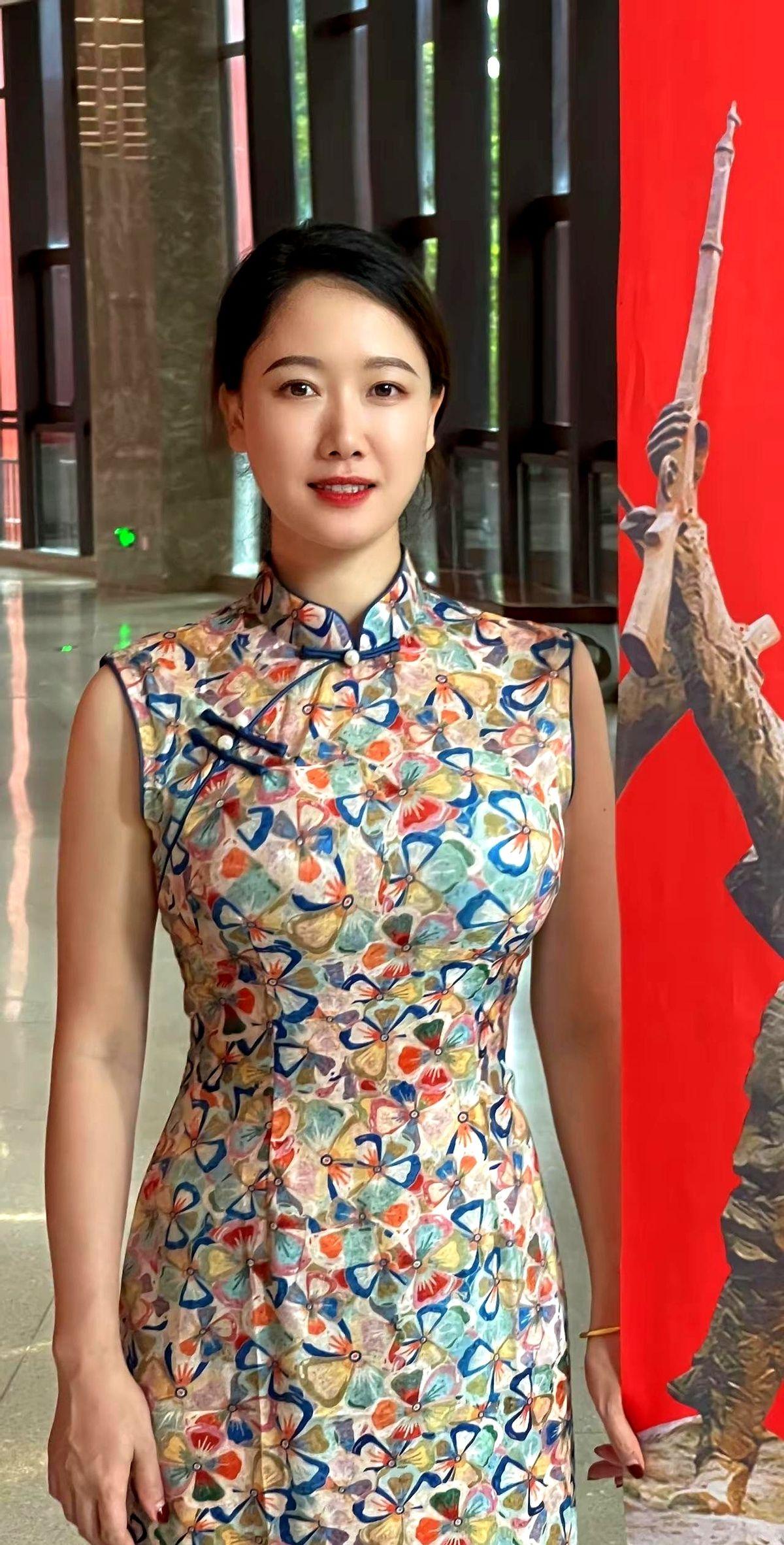 “新娘脸越圆，婆婆越开心”——婚礼跟拍师阿K说，今年已拍到第七位被夸“国泰民安脸