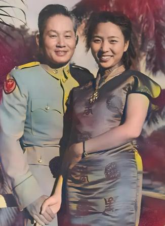 1950年，孙立人和秘书黄正就快要捅破那层窗户纸，抱得美人归了，但蒋经国知道后竟