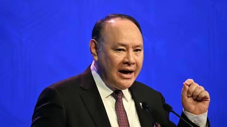 菲律宾防长特奥多罗最近被公开嘲讽前总统发言人蒂格劳直接发文问：天天喊着对抗中