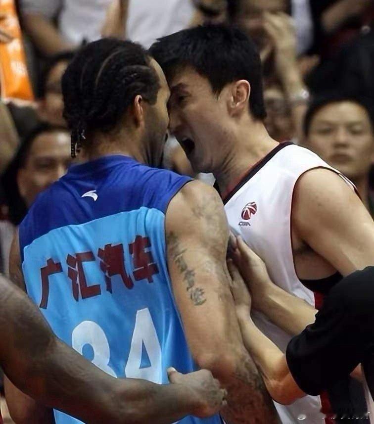 迪亚洛也许在下一步大棋，就看广东男篮里，谁是迪亚洛铁拳下的冤死鬼。广东男篮，广东