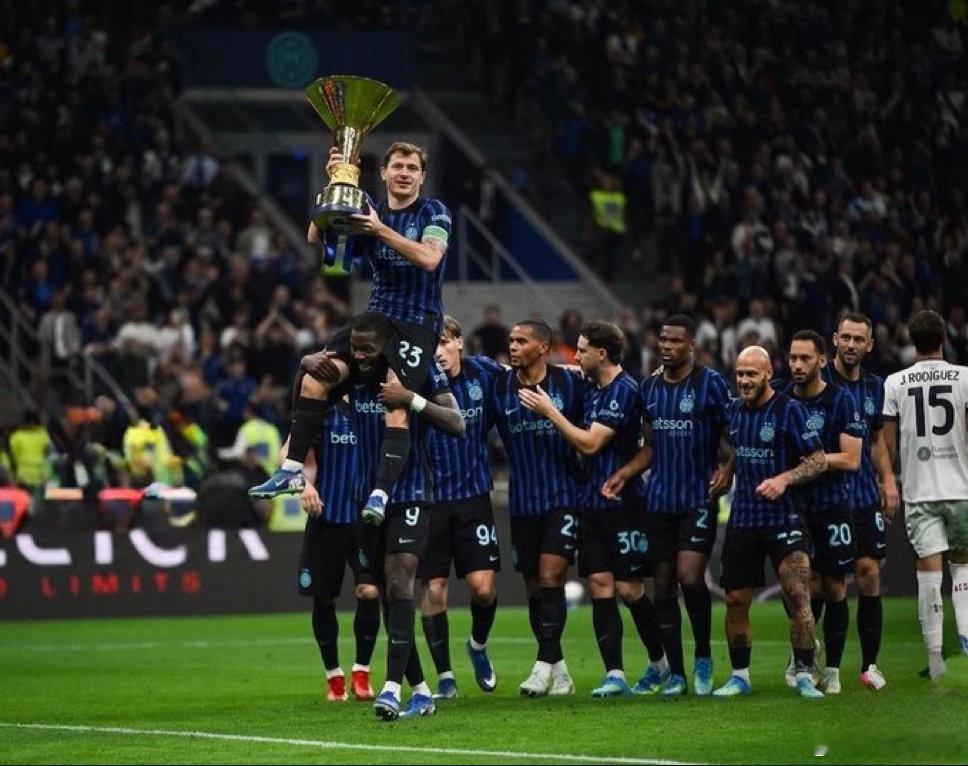 米兰体育报：国际米兰最早可能在下个周末就锁定第21座意甲冠军但是需要出现以下两