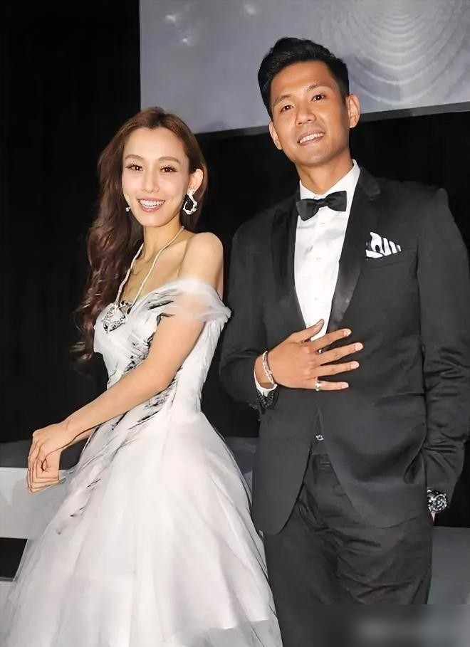 陈建州心梗堵了90%，范玮琪第一时间冲去医院，端水擦身寸步不离。网友翻出2023年6月大牙那场指控，