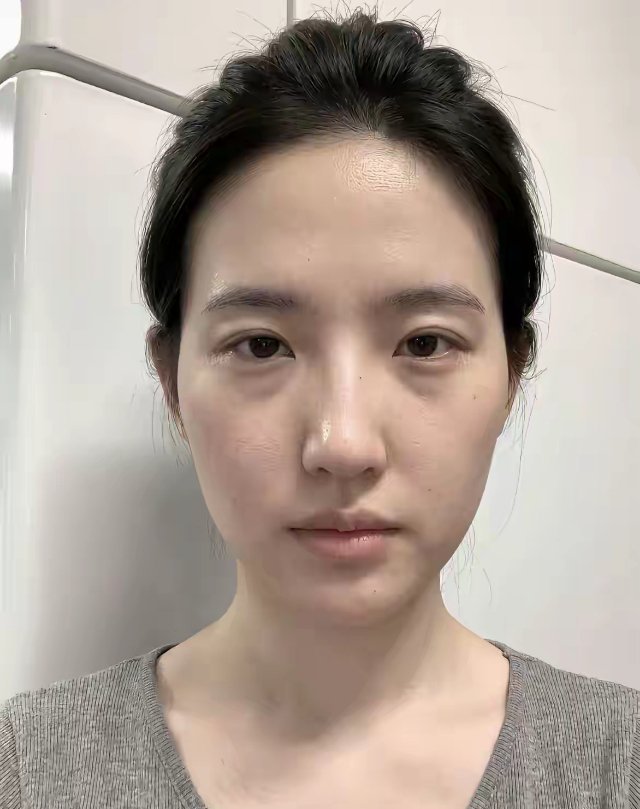 这化妆技术牛，把人化成刘亦菲了