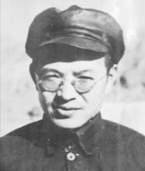 张闻天问王稼祥：我始终想不明白，我军只有3万人马，凭什么能战胜几十万强敌？王稼祥