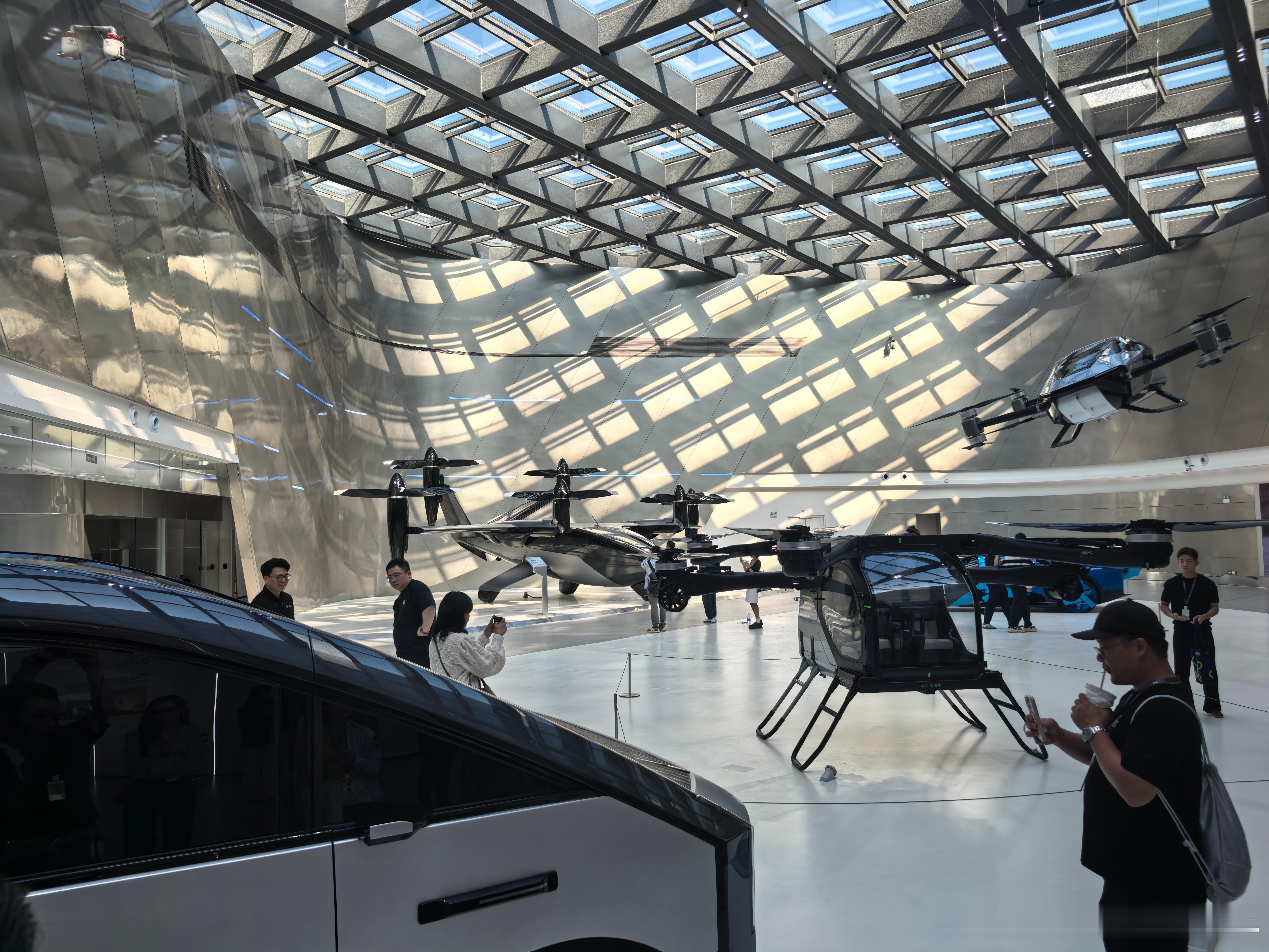 小鹏这个真的，还以为我进的是神盾局基地[晕]大v说车小鹏科技日​​​