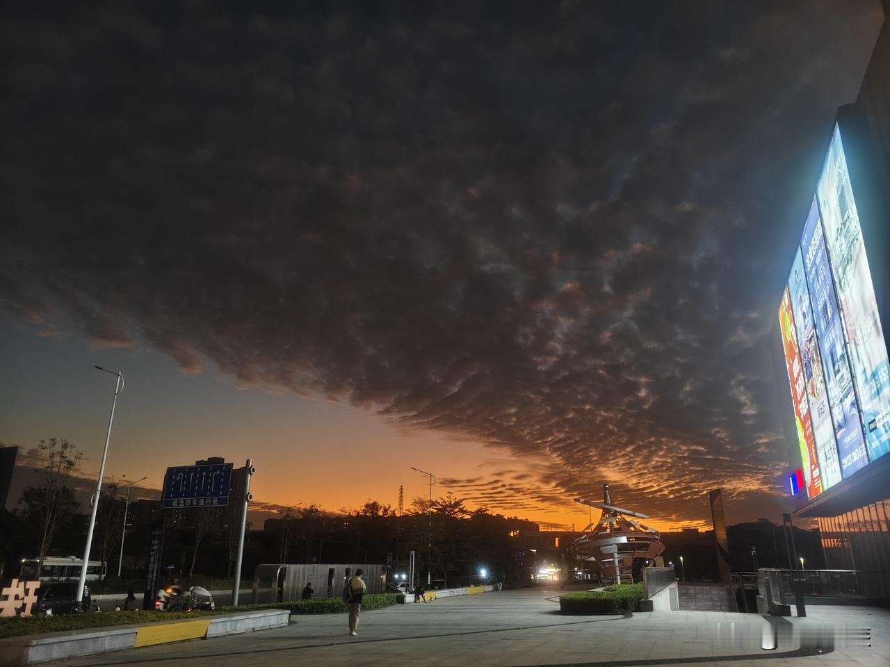 推荐一些广州适合带孩子去的秋季景点：①广州市儿童公园：免费、童话城堡、超多滑