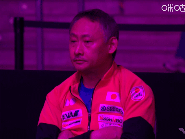 张本又输了：有谁注意到张本宇那一刻的“表情变化”？张本智和输了那一刻，终于像