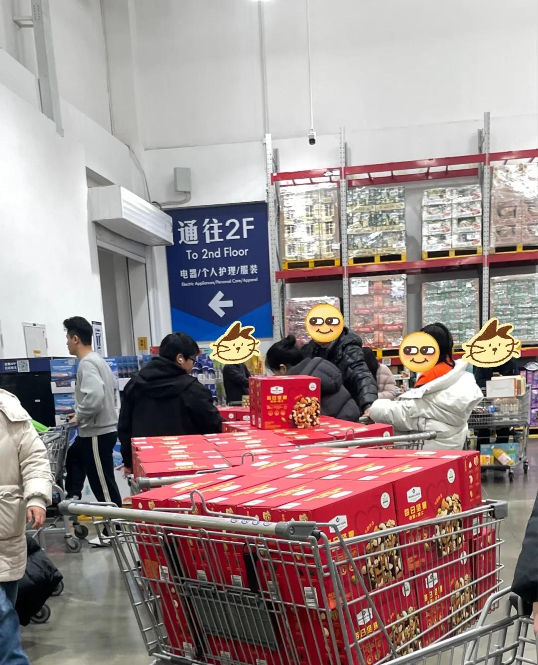 山姆代购太吓人了！！！几车几车不给普通人留一点[微笑][微笑][微笑]山姆