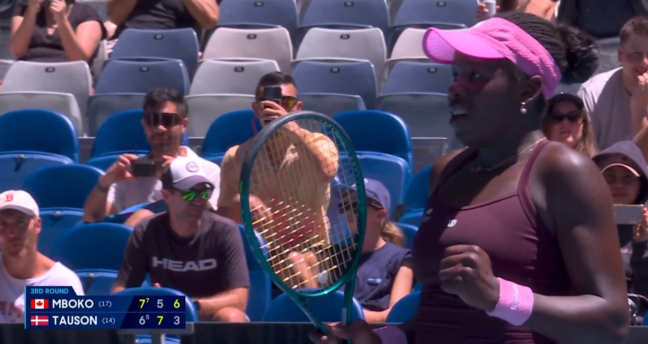 进步飞速啊！澳网女单第三轮，姆博科虽然第二盘浪费三个赛点被翻，但最终还是7-6(