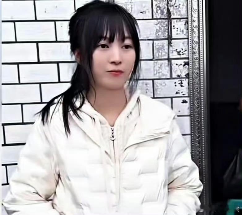 炒作过头了，变现的吃相太难看了！这字你好意思给，别人也不好意思贴啊！过分的营销只