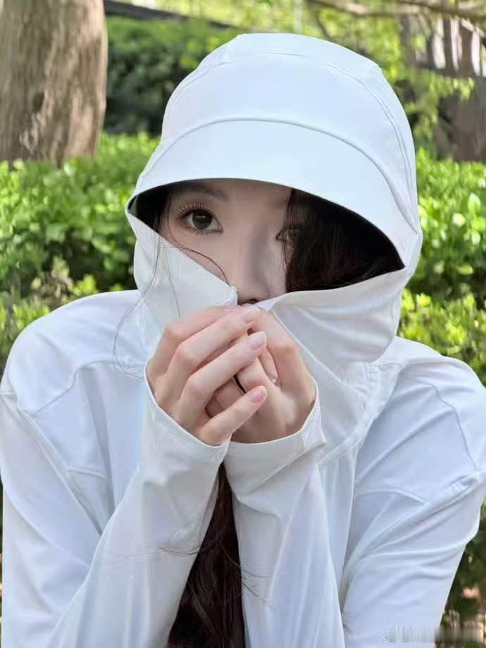 王玉雯hi6录制上班路透王玉雯hi6上班跑向粉丝收信hi6上班路透，王玉雯