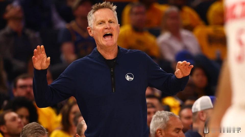 勇士主帅科尔真是太清醒了！今天勇士主帅科尔在接受媒体采访时聊到了球队的现状，他这