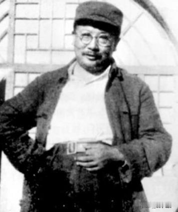 李克农的母亲去世，杨尚昆安排后事；李克农父亲去世，还是杨尚昆安排的后事；甚至李克