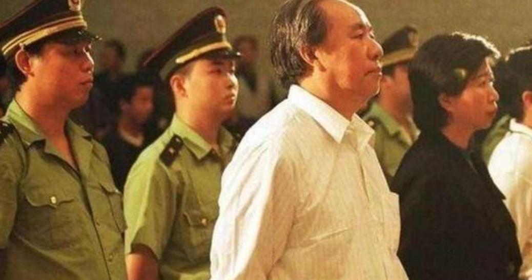 1997年，中国首富牟其中提议：炸掉珠穆朗玛峰，把喜马拉雅山炸开一个大口子，让印