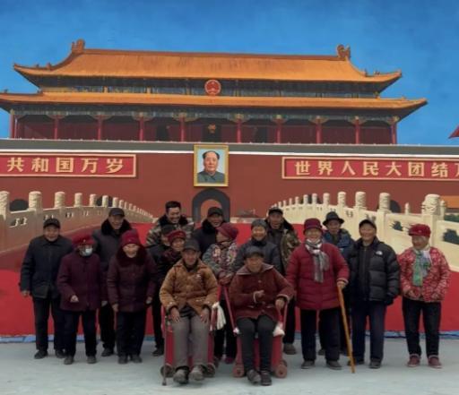 好景不长，吴承言还是选择了离开村庄，没有持续性的画作更新，商丘的这个小村庄还能火