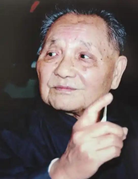 美国若插手台湾问题，怎么办？邓公早给出答案：美国只有两个选择！ 麻烦看官老爷