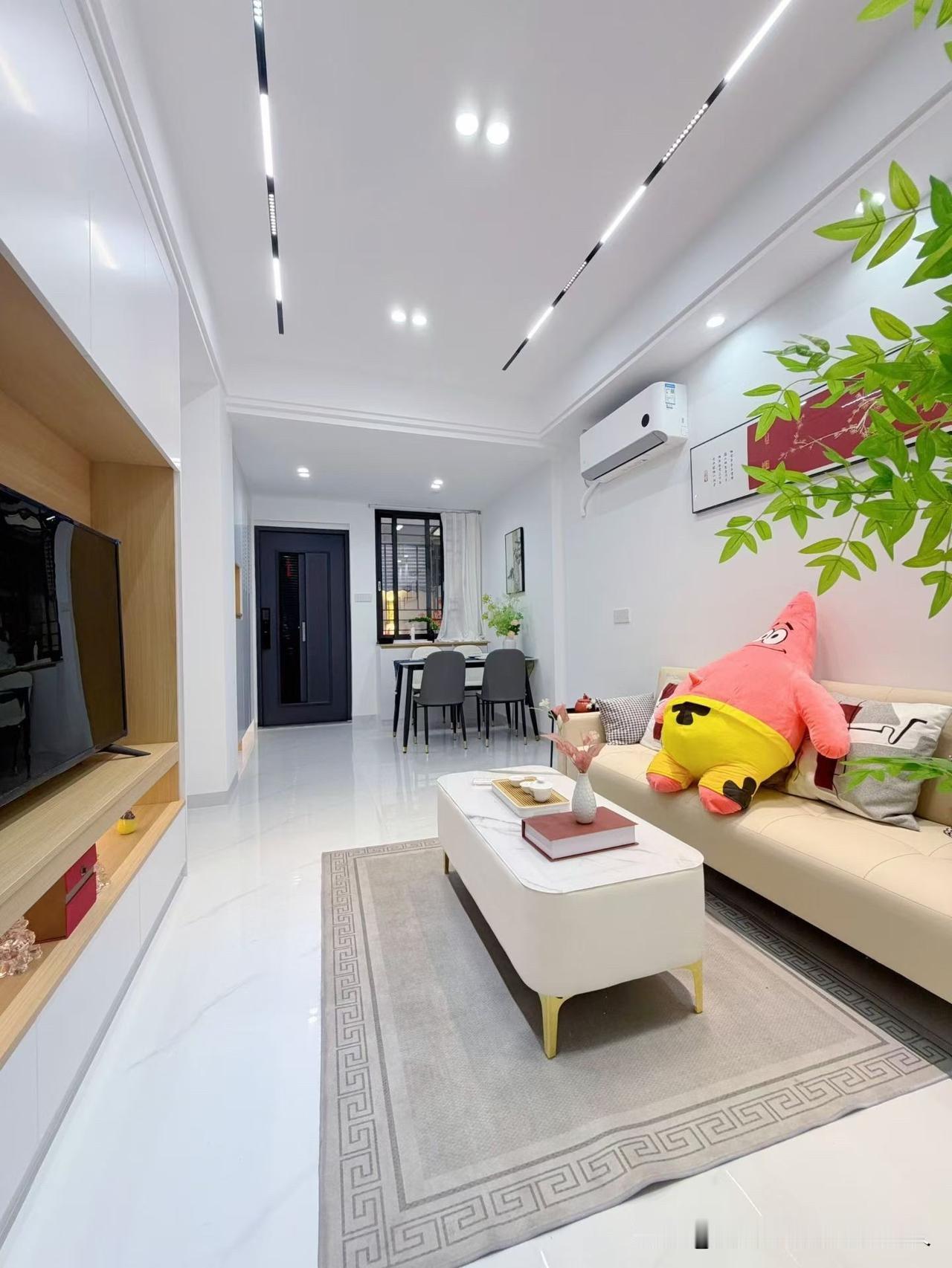 卖房子不能太相信中介，太坑了！我有一套老房子准备卖掉，我挂190万，中介说价格