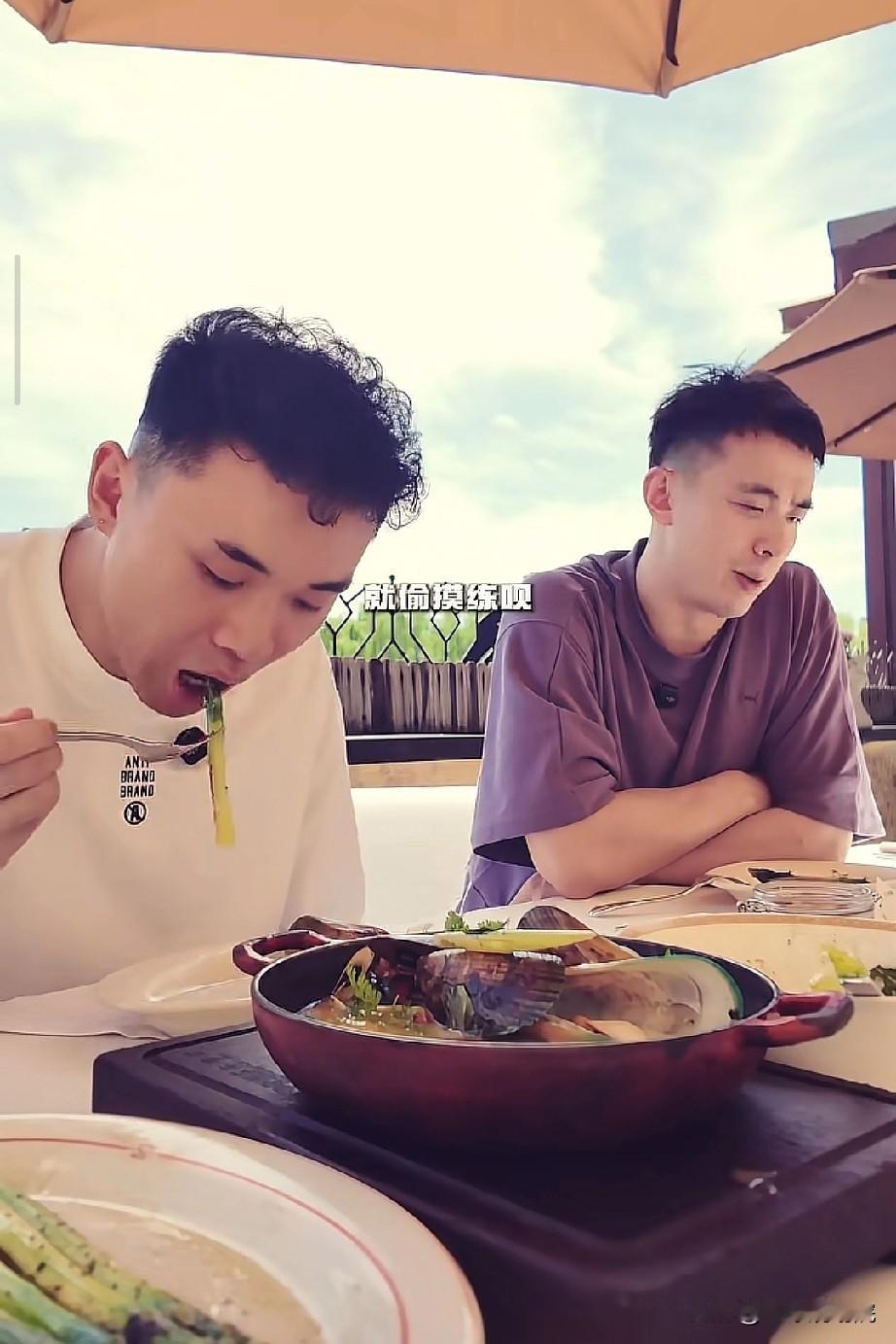 赵继伟和原帅谈心，透露青年队视频偷偷加练，只为别别人更进步一点！为什么你比别