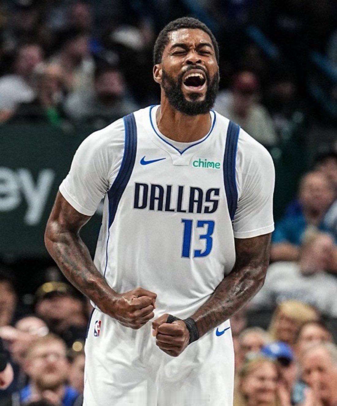 据MarcStein报道，独行侠不愿听取任何不包含首轮选秀权的关于纳吉·马绍尔