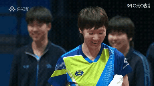 鳗鱼打了对方一个11:0，去和对方握手的时候，都不好意思了！其实鳗鱼想让，