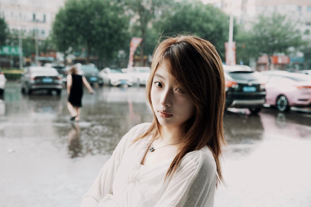 雨景人像照雨季氛围感雨天拍照