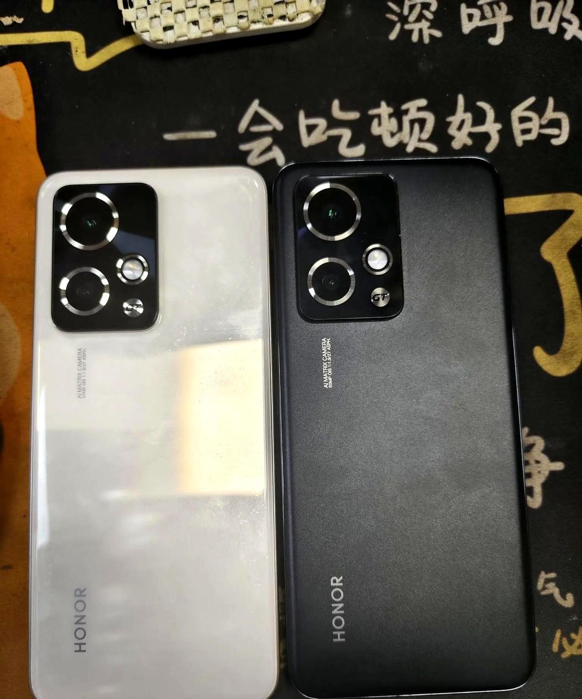 荣耀90GT，直屏，屏幕大小也相对小一些，然后还搭载了骁龙8Gen2处理器！最