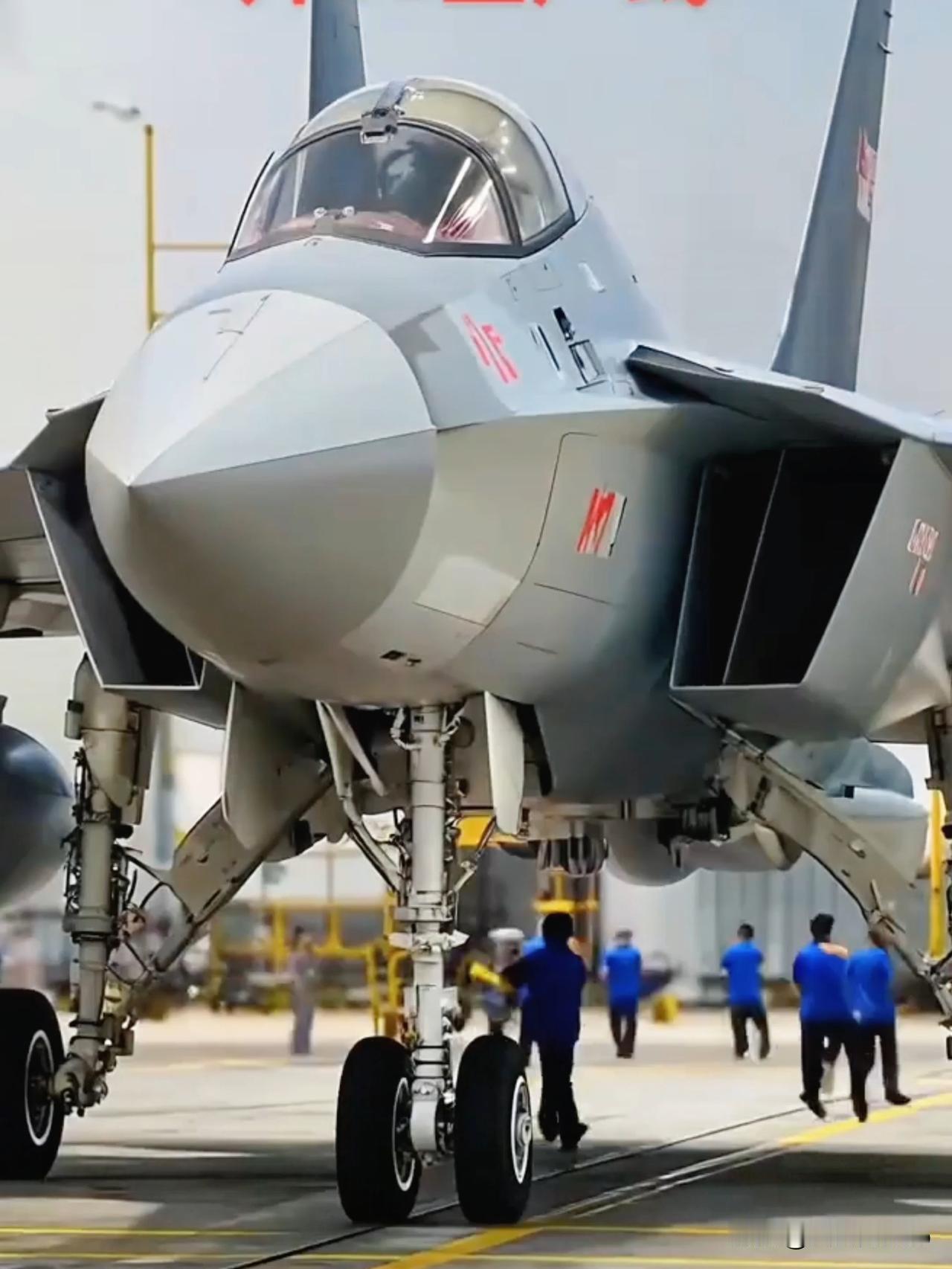 歼-35产量狂飙!60架已服役,年产能或破200架,中国航空工业如何逆袭最