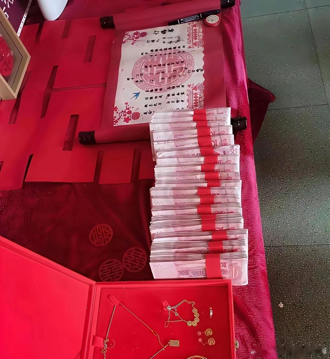看到这一幕好心酸！父母这样的条件，有必要搞这么隆重的婚礼吗？​​​