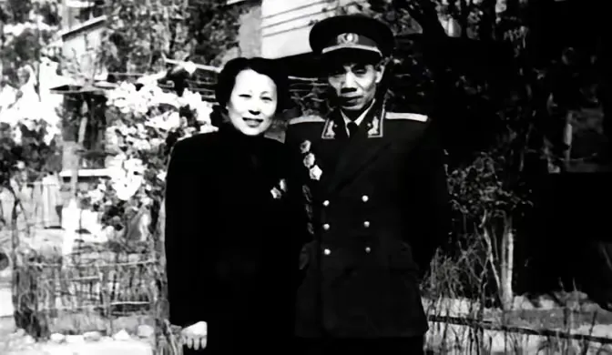 1959年，沈阳军区召开干部大会，要求与会人员必须逐一发言。听着台上的一句句发言