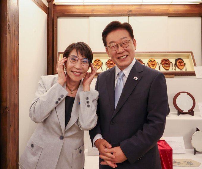 高市早苗的外交风格，越来越难评了！ 先是高市称愿与特朗普“殉情”，后又有邀请