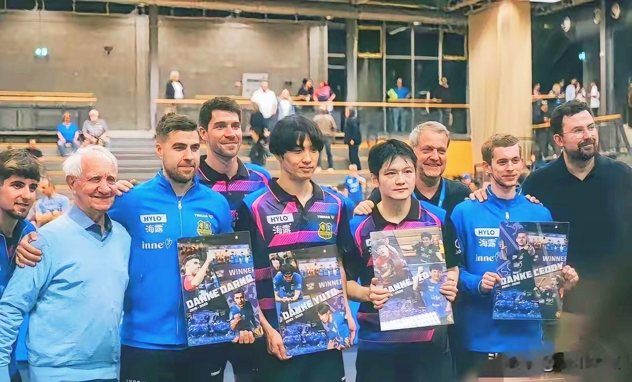 昨天樊振东他们打完最后一场德甲后，弗朗西斯卡发文:感谢你们的陪伴！樊振东、