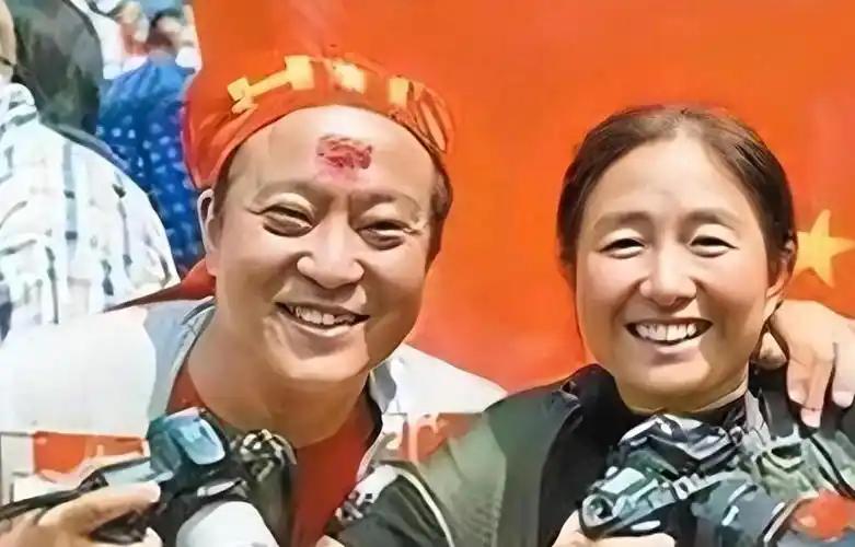 她是牛群妻子，却在50岁提出离婚，甚至连孩子都不要了，如今令人意外。  