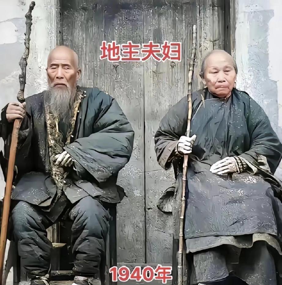 土改给农民带来希望解放前夕，地主家的人慌慌张张地跑了，留下的院子冷冷清清，连