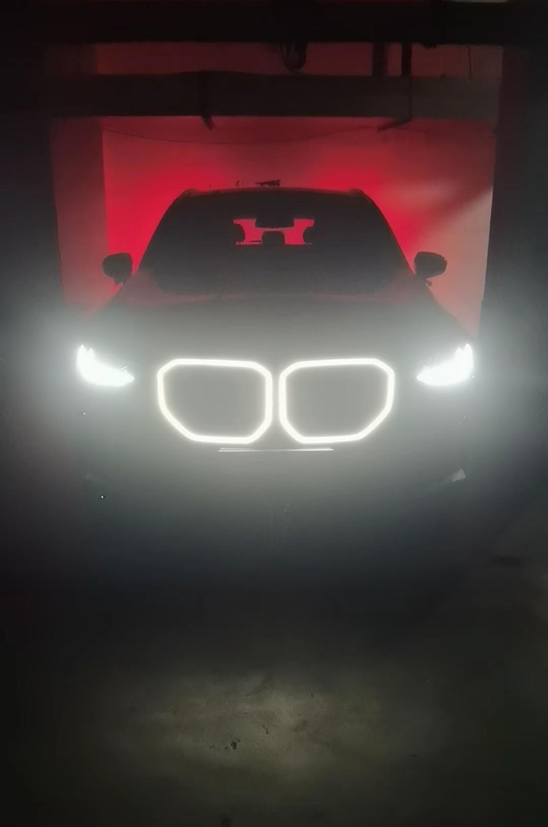 新宝马X3丑丑的挺可爱，像一只愤怒的小猪，辨识度太强了