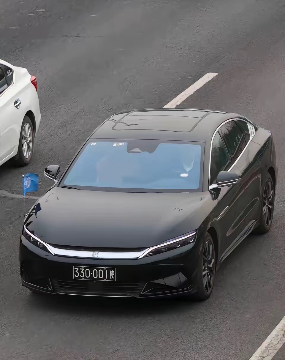 比亚迪汉，还敢买吗？驻华大使馆都给它上牌了，还是001这样的特殊号，我凭啥不敢买