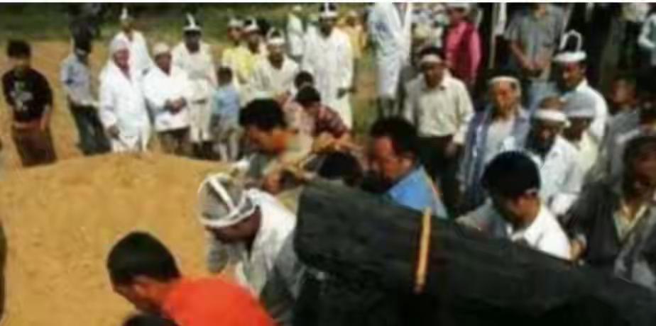 感动14亿人，第一，十六岁的小女孩。故事发生在山东，1998年8月24日，一场