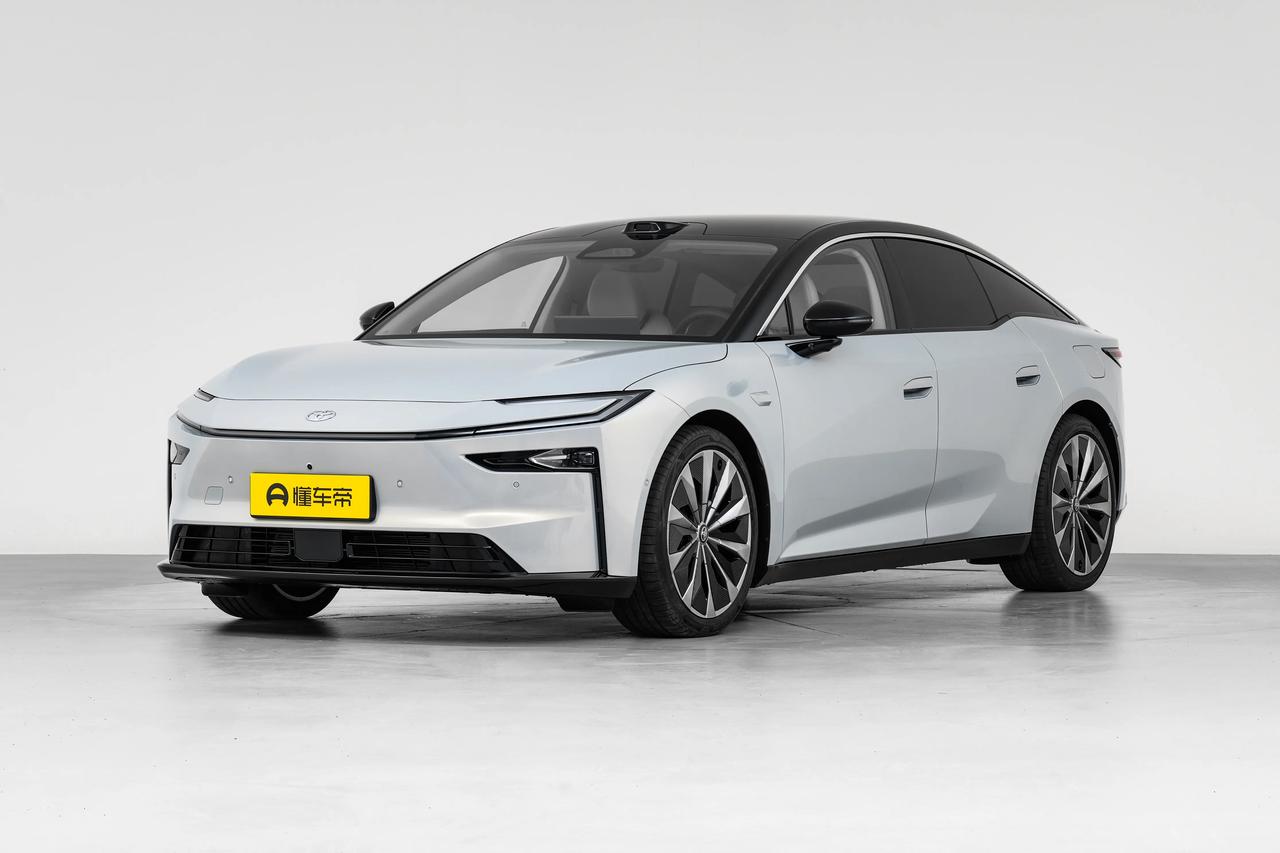 着急了，丰田铂智7，车长有惊人的5130mm。丰田铂智7刚刚上市了，定位纯电