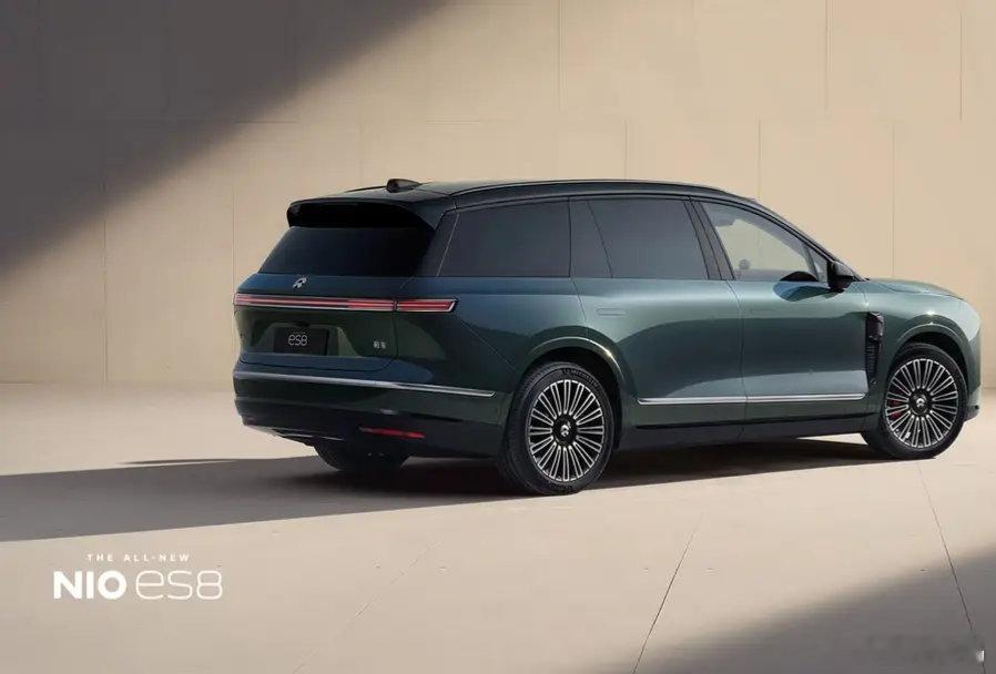 【中国市场最大纯电SUV：全新蔚来ES8预售，41.68万-45.68万元起】全