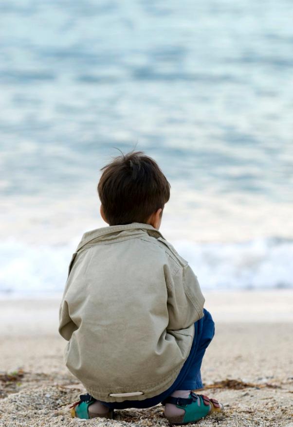 令人痛心！云南昭通，女子将1岁儿子扔给亲戚照看，外出务工10几年不接回，亲戚无奈