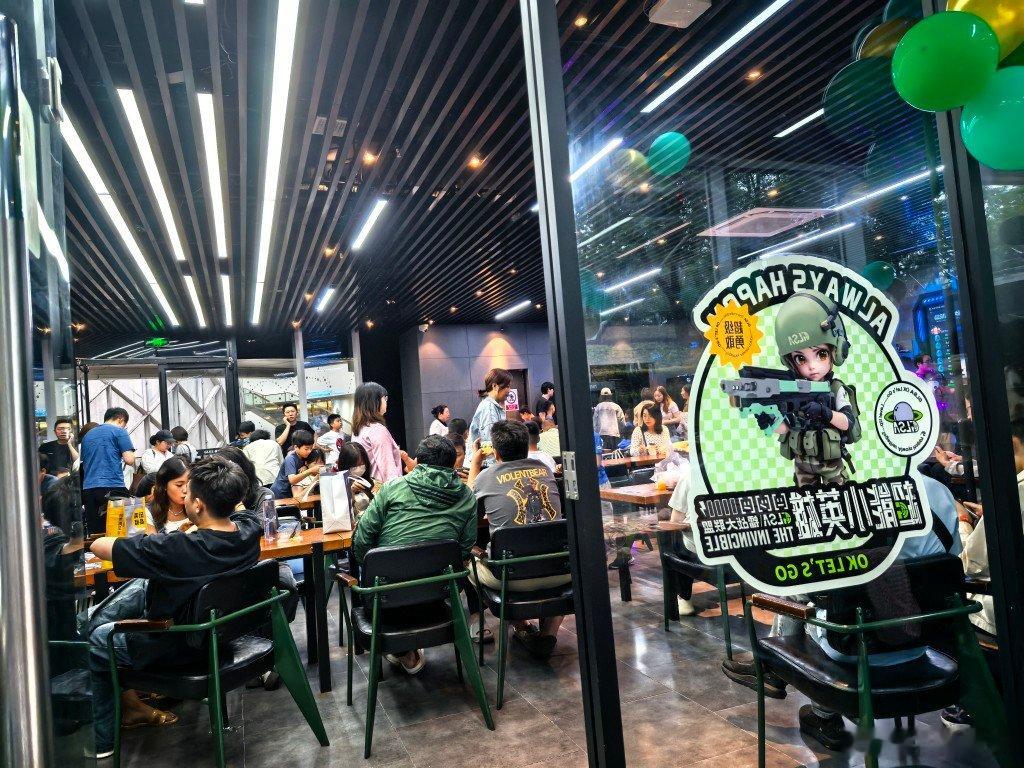 好多小朋友打CS​​​