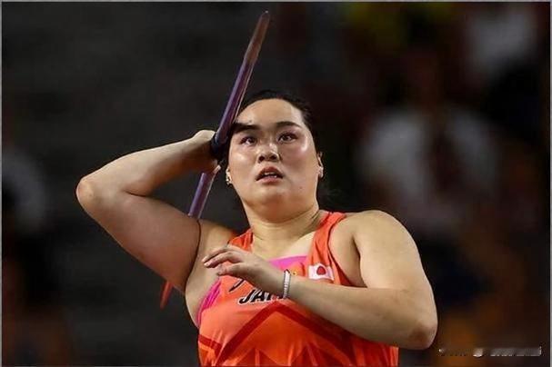 严子怡68米首尝败绩北京时间9月13日凌晨，世界田径终极冠军赛，严子怡在女子标
