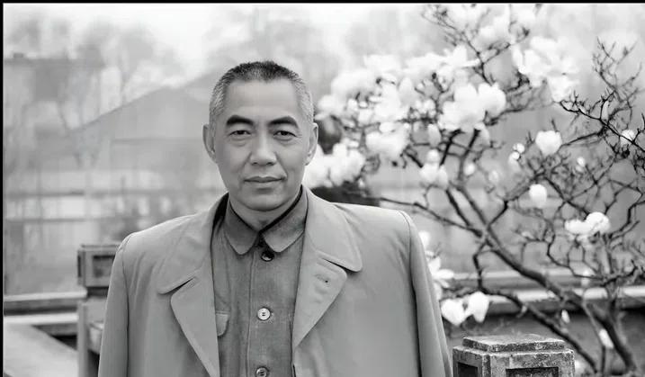 “八个样板戏，一个作家！”这难道是浩然的错吗？相较而言，到底是《丰乳肥臀》、《檀