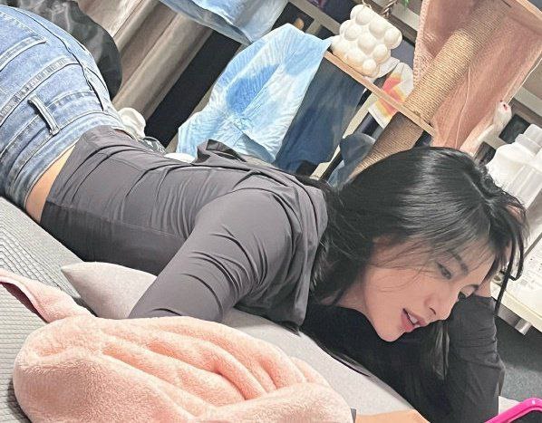 郭雨妍不愧曾是体育生，身材完美