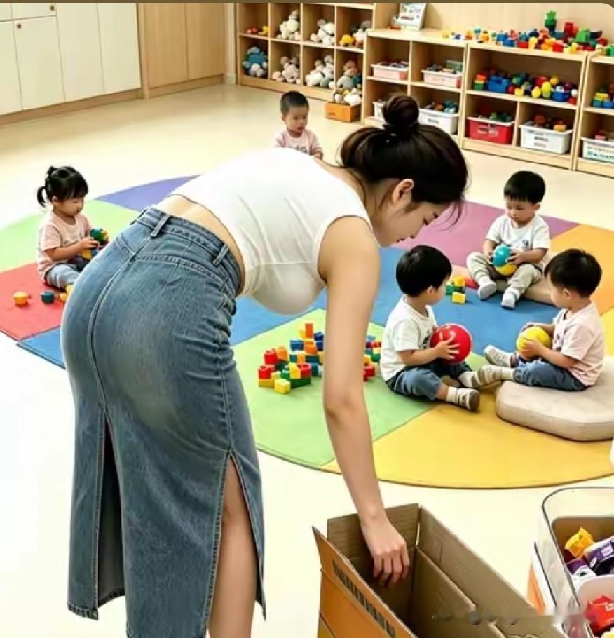 我们小区旁边的幼儿园被裁撤了。为啥？没有多余的孩子了呗！原来我们镇上有三家幼儿