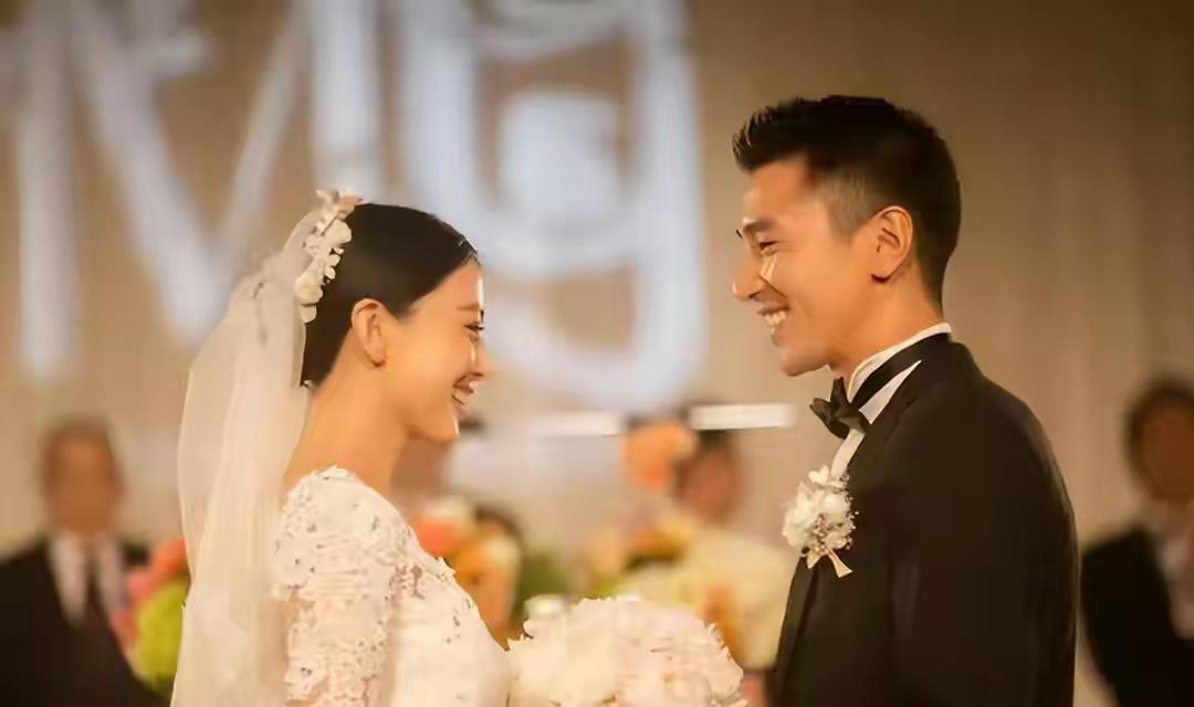 友友们，你们知道吗？娱乐圈佳话，当属赵又廷与高圆圆！高圆圆，金庸武侠剧里的最美周